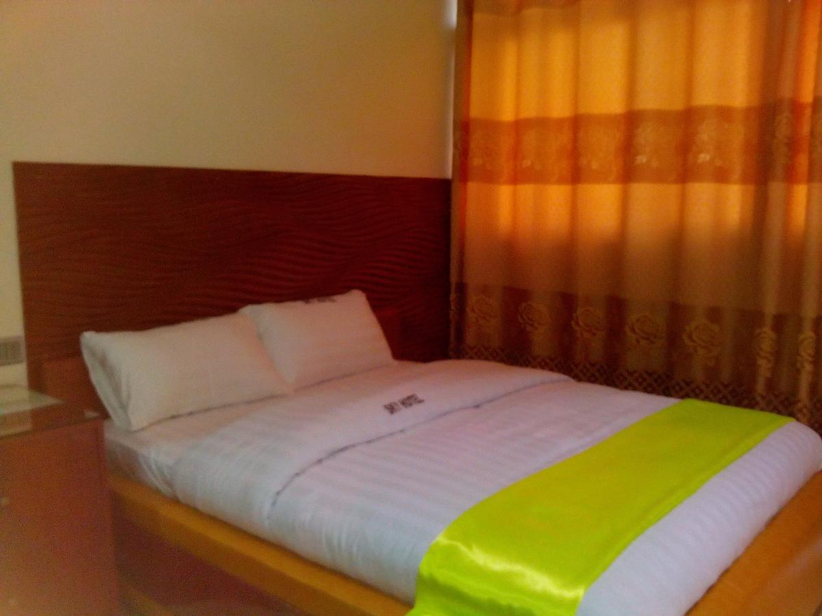 Hotel Ok Кампала Экстерьер фото