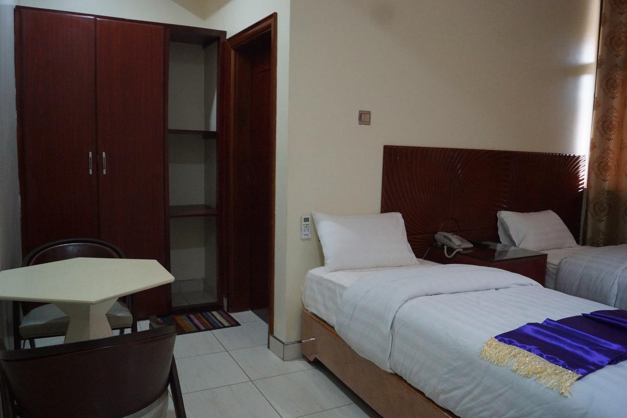 Hotel Ok Кампала Экстерьер фото