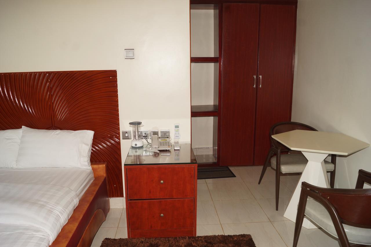 Hotel Ok Кампала Экстерьер фото